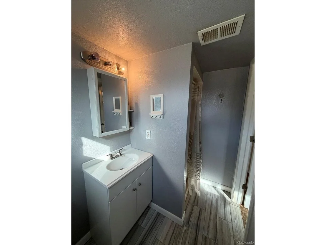 Photo of 2469 Jay St