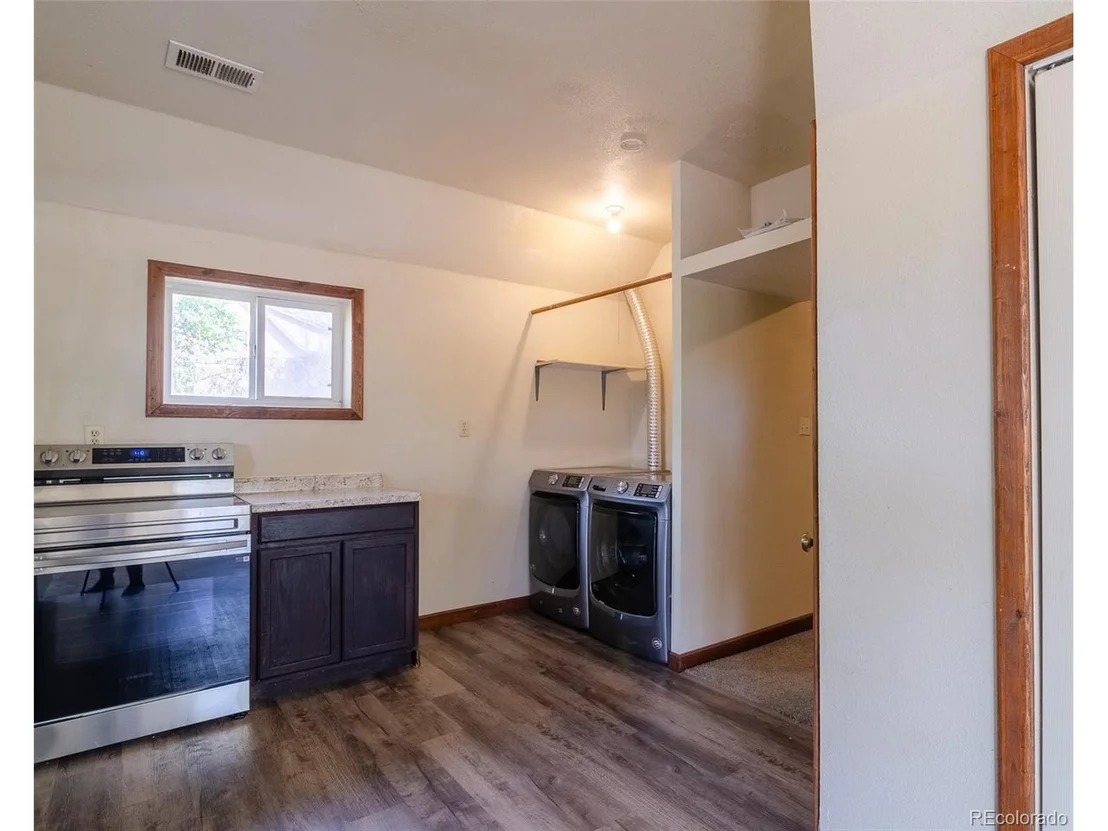 Photo of 445 Hover St