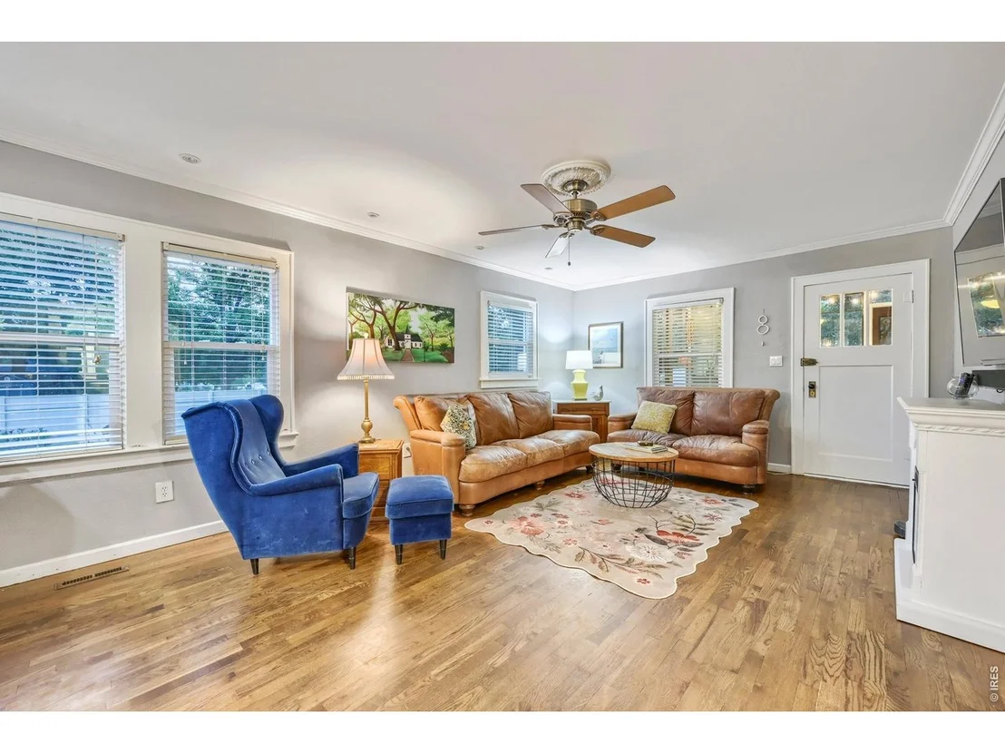 Photo of 202 8th Ave