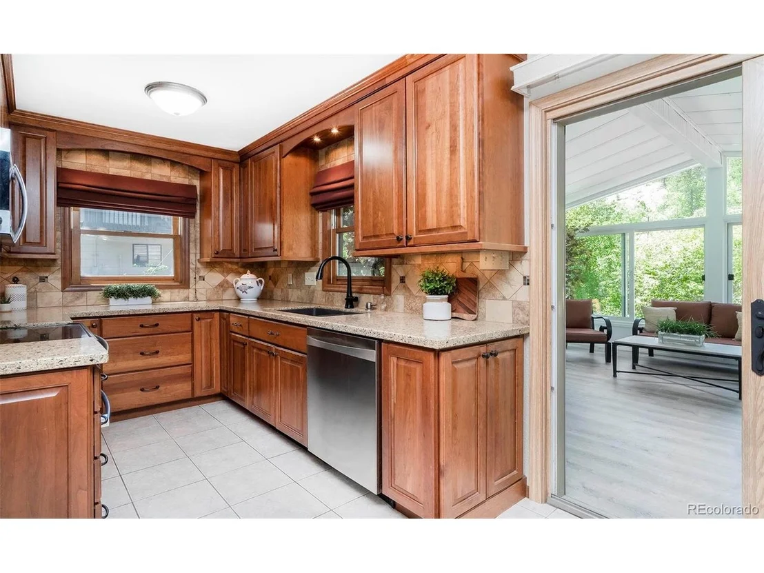 Photo of 1064 Apex Valley Rd