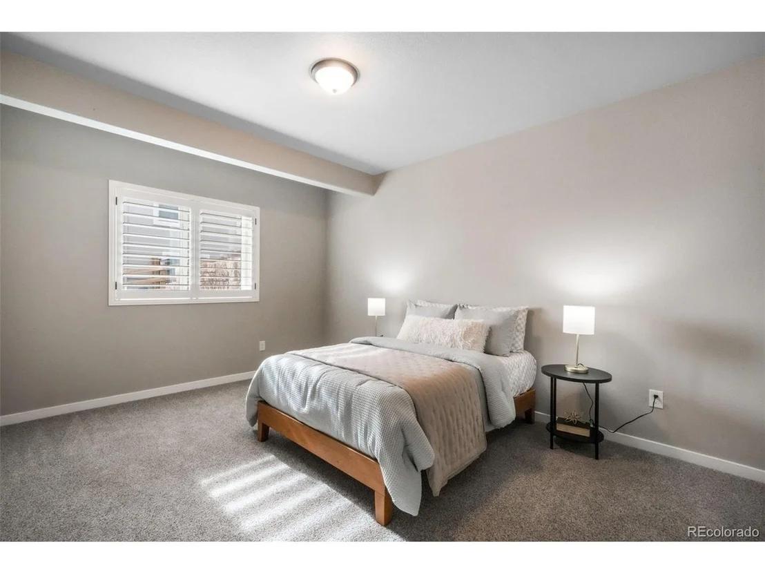 Photo of 2573 Lakes Edge Dr