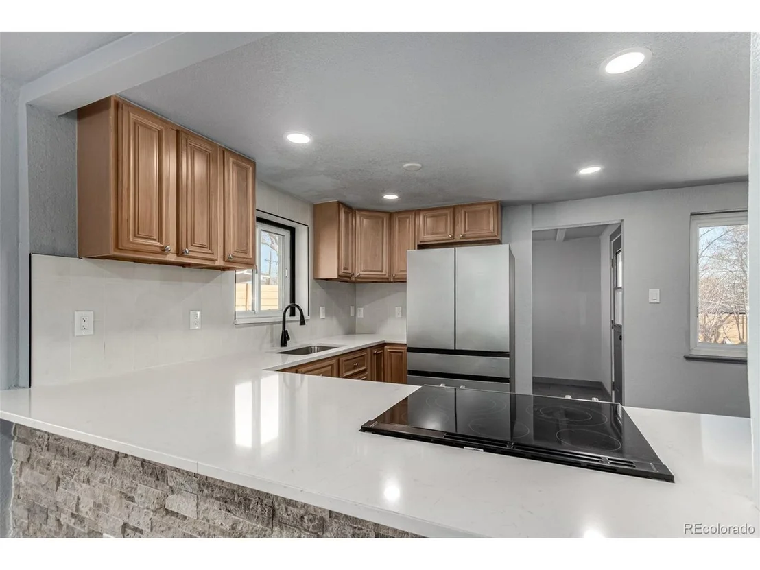 Photo of 5470 Holland Dr