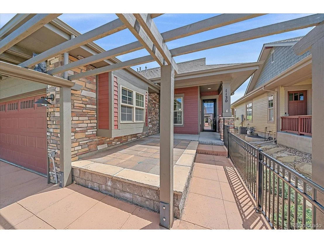Photo of 1130 Summit View Dr