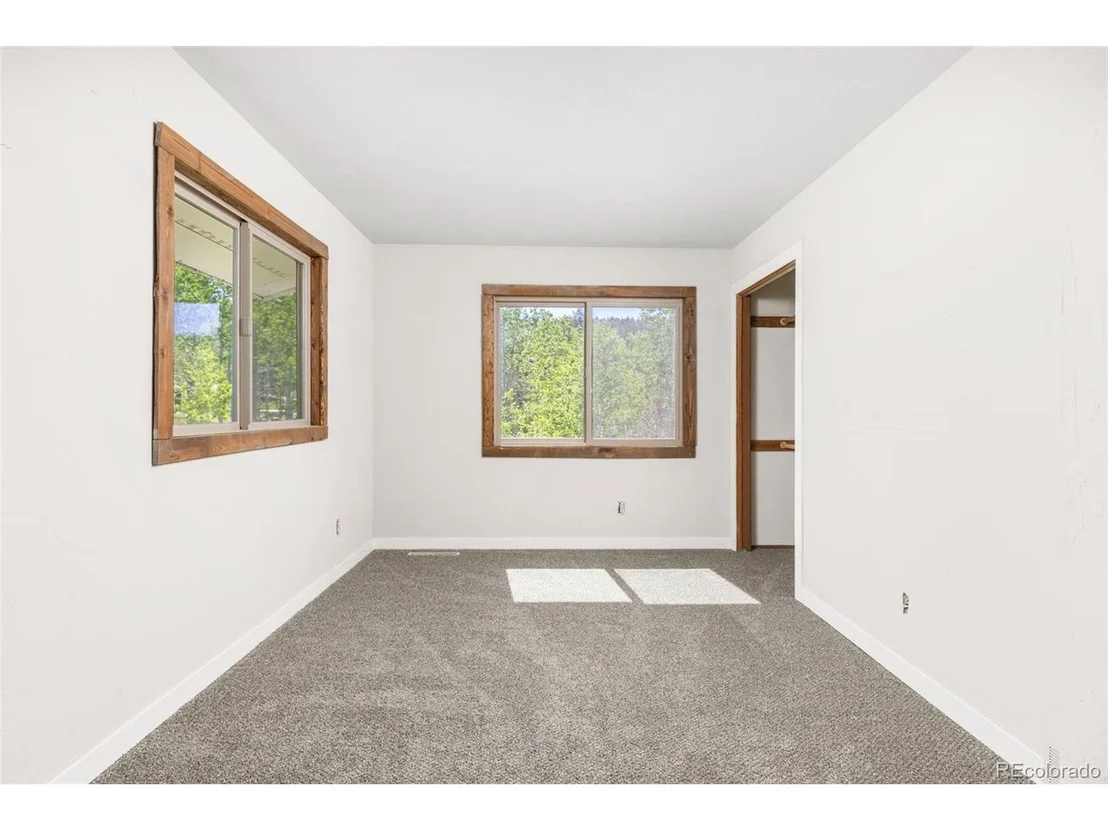 Photo of 283 Foxtail Dr
