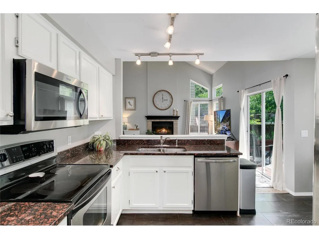 Photo of 882 Garden Dr