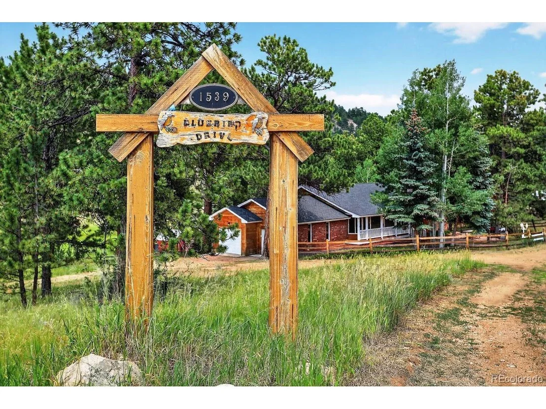 Photo of 1539 Bluebird Dr