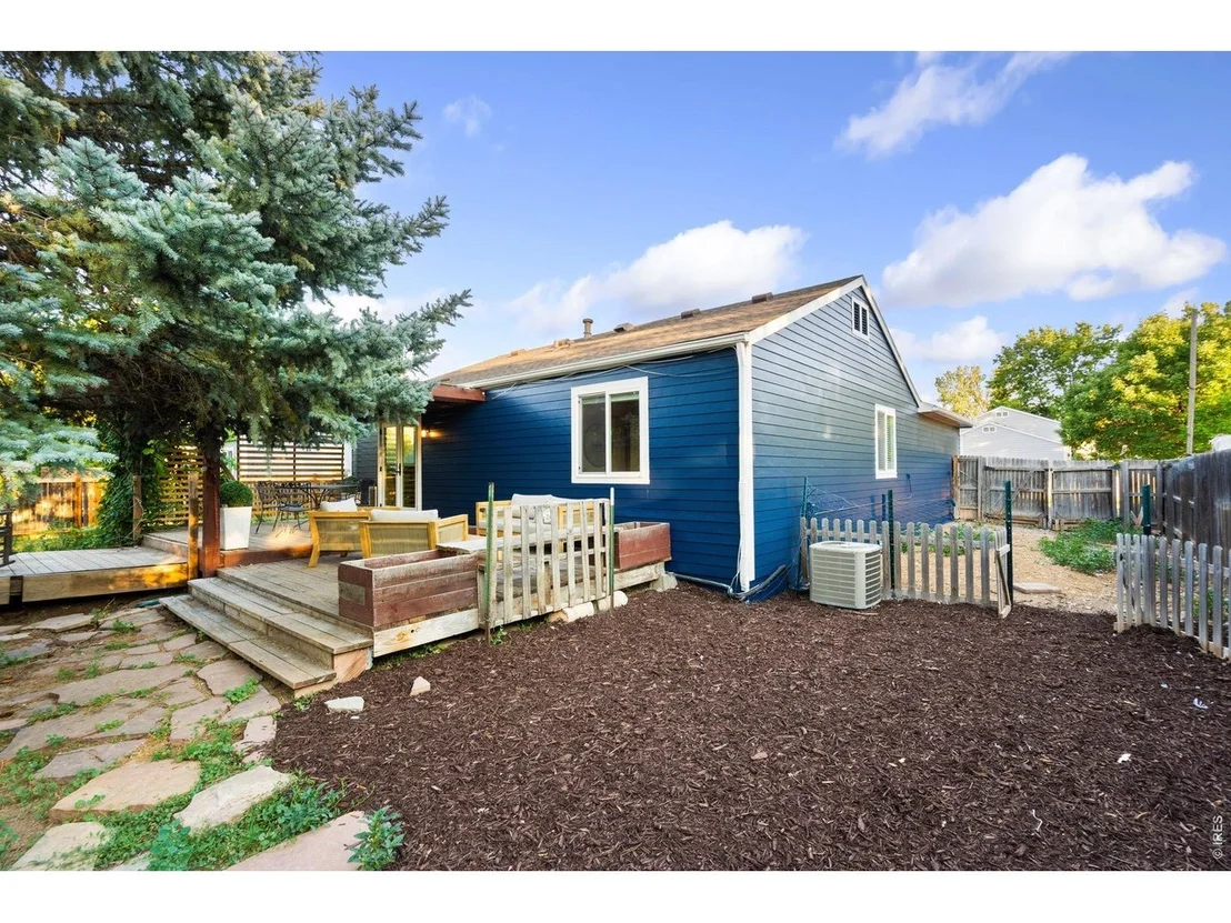 Photo of 1324 Sioux Blvd