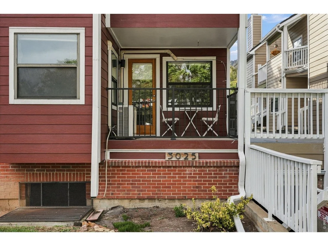 Photo of Unit 5 at 3025 Broadway St