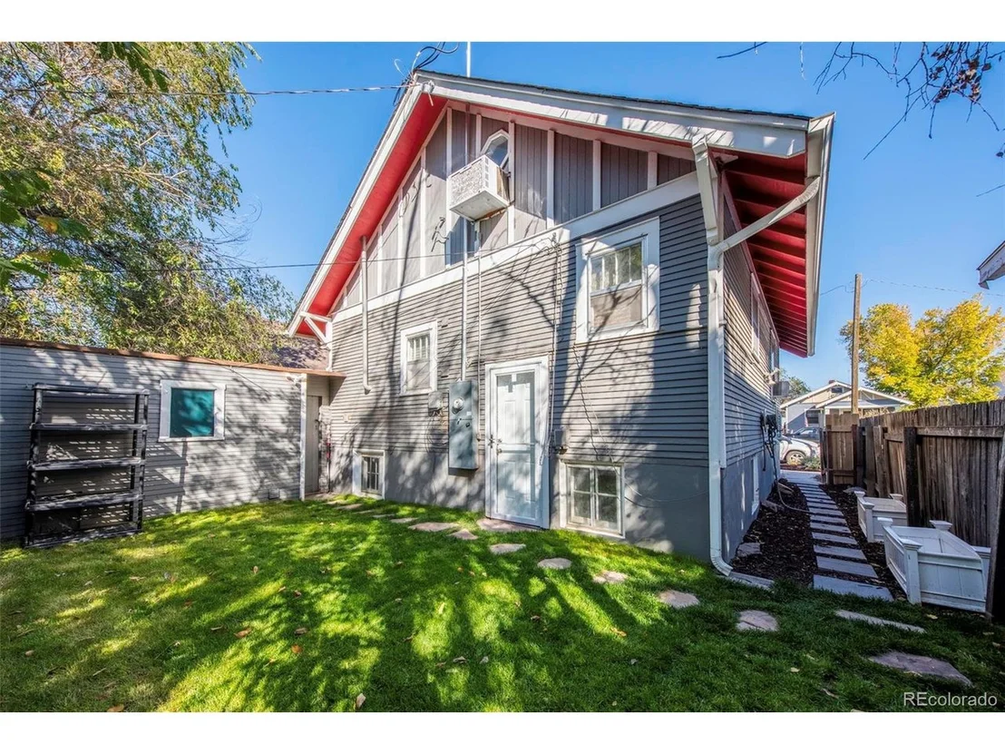Photo of 921 12th Ave