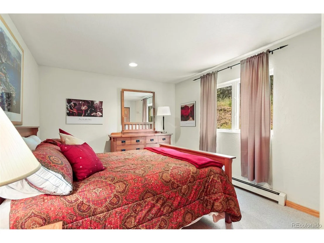 Photo of 212 Fairview Blvd