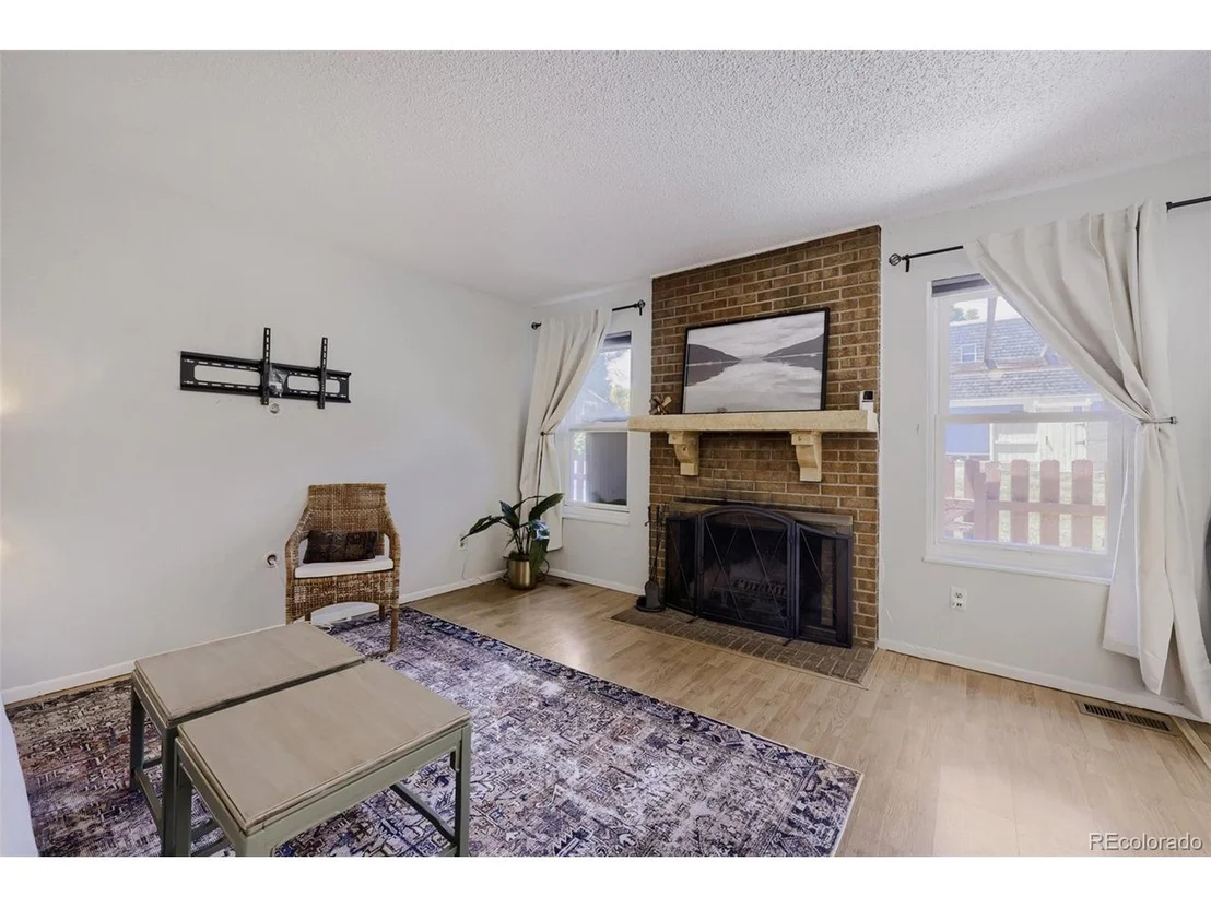Photo of 445 Hickory Pl