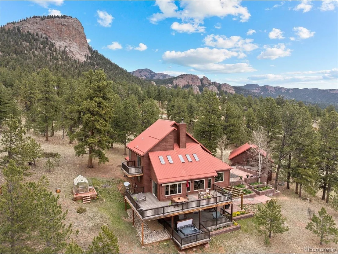 Photo of 665 Meadow Dr