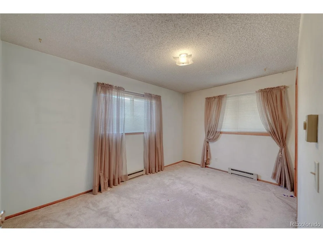 Photo of 10239 W Cheyenne Cir