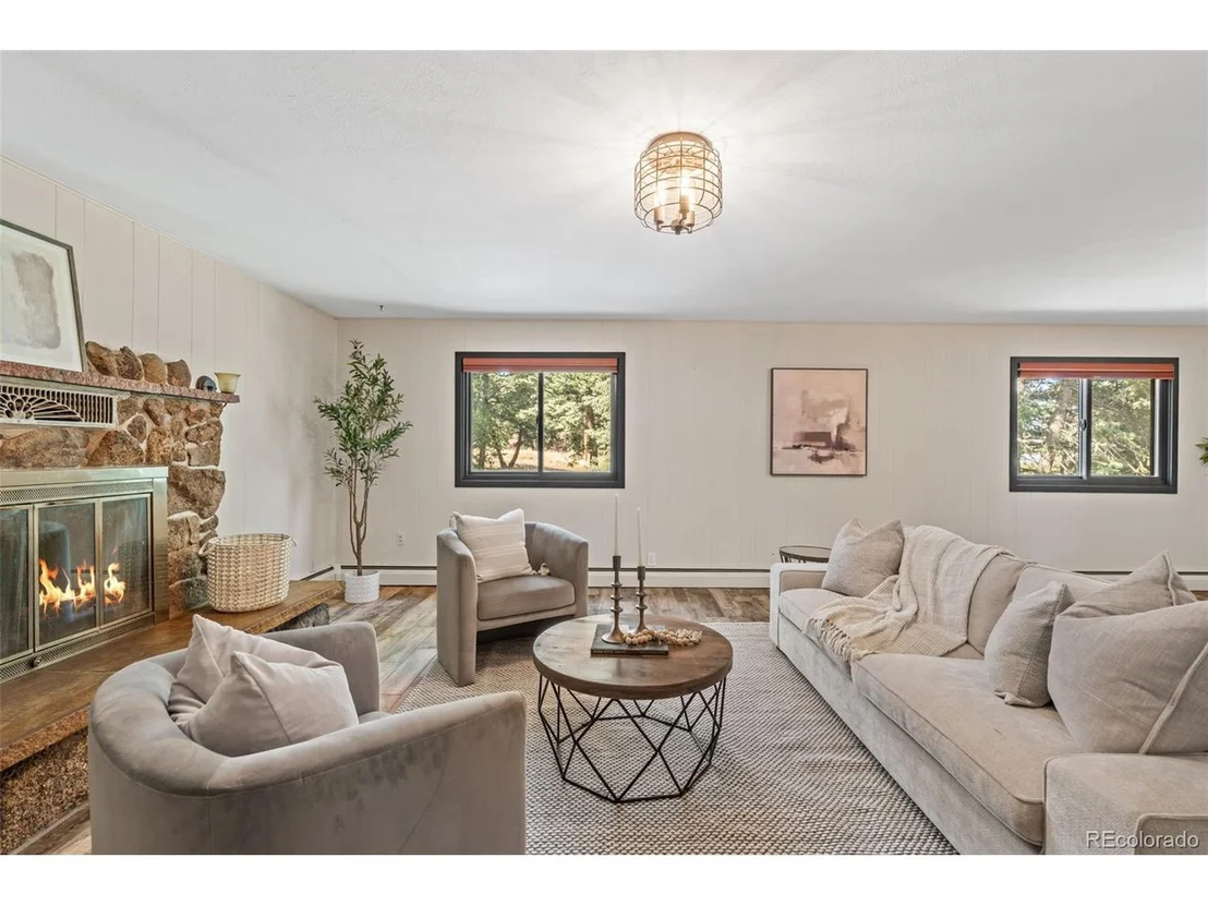 Photo of 5886 High Dr
