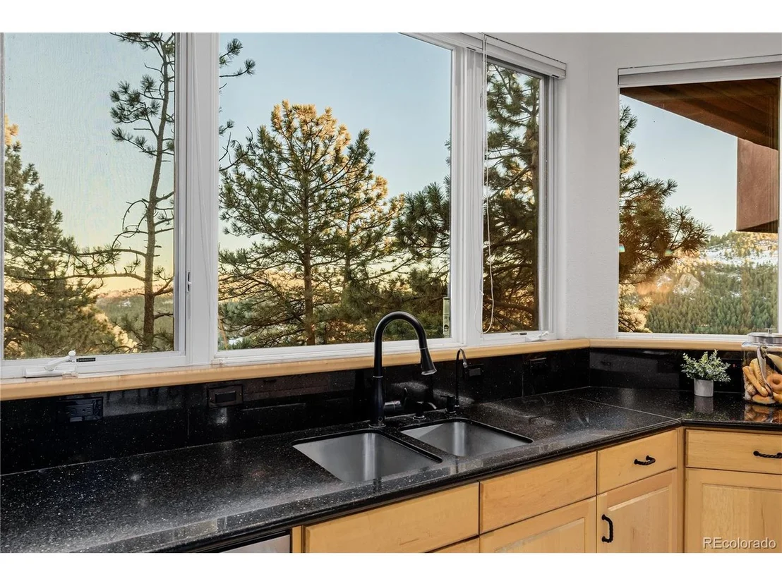 Photo of 1077 Carriage Hills Dr