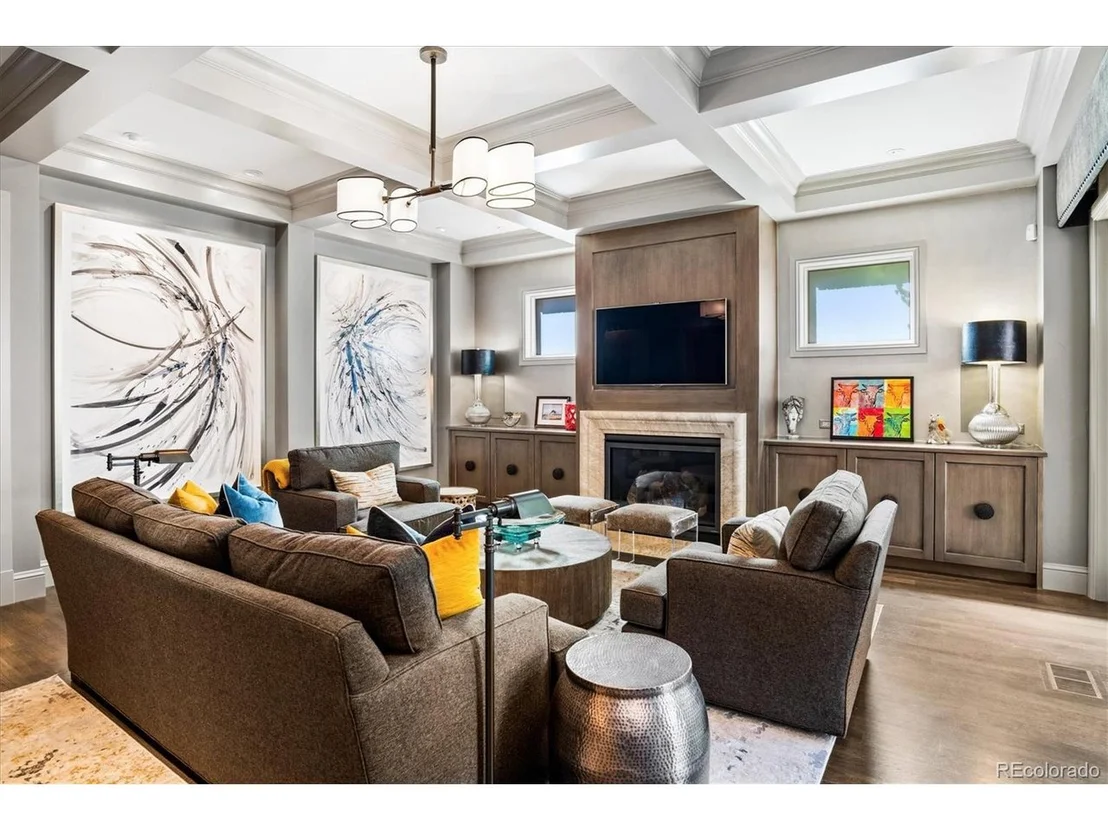 Photo of 445 Cook St
