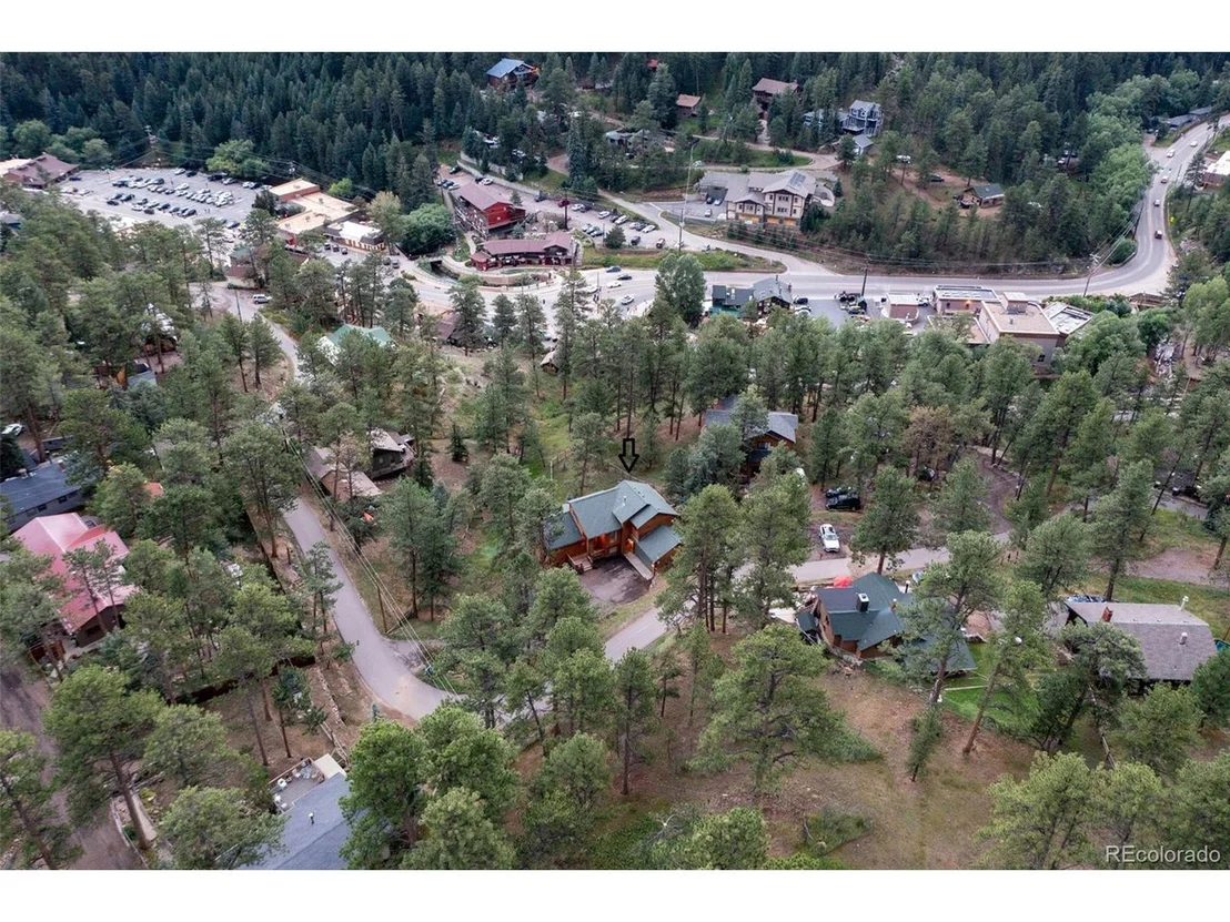 Photo of 28384 Kinnikinnick Rd