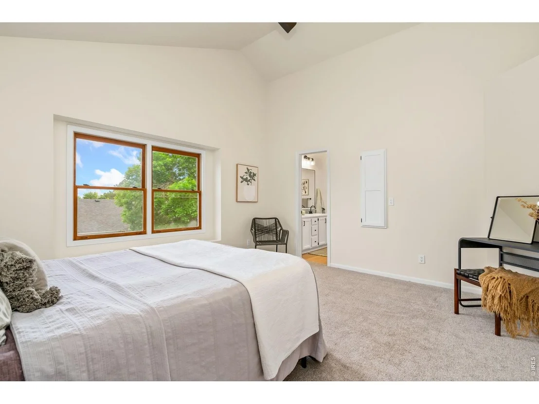 Photo of 3304 Collins Ave