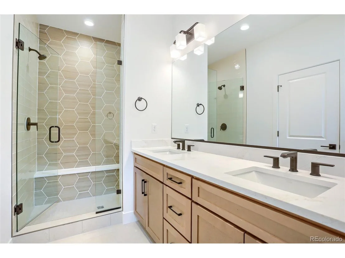 Photo of 980 Promenade Dr