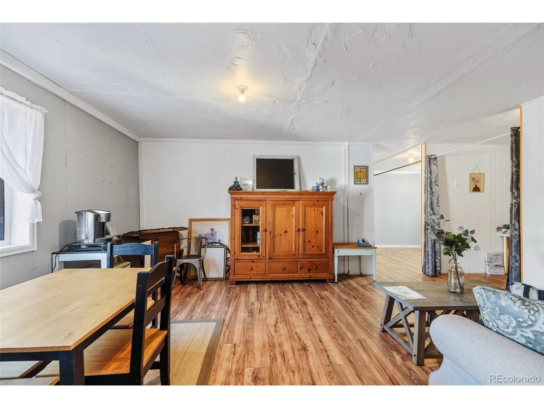 Photo of 104 N 3rd St