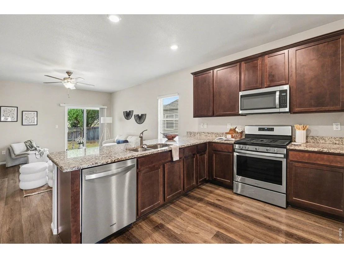 Photo of 7253 Ellingwood Ave