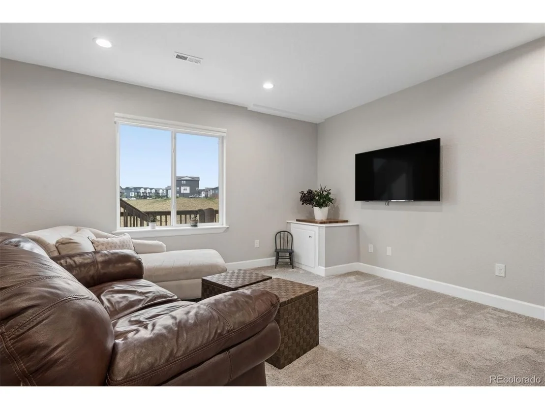 Photo of 410 Hyde Park Cir