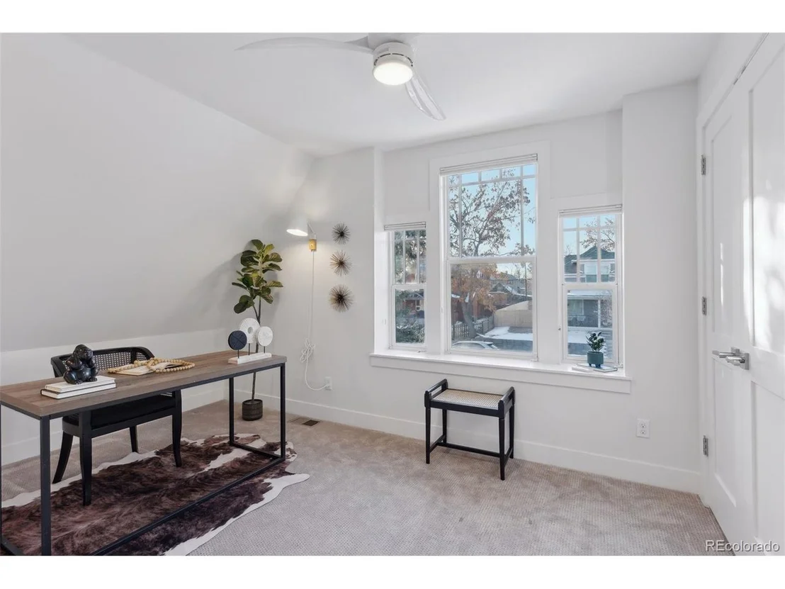 Photo of 3824 Lowell Blvd