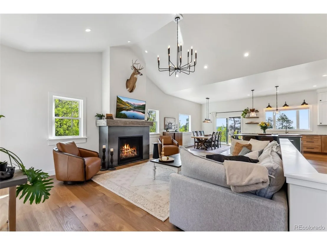 Photo of 372 Park View Dr