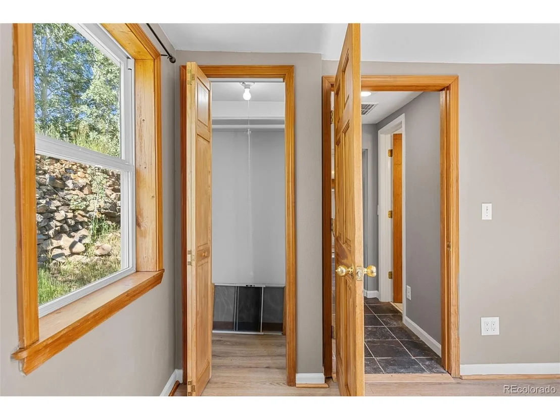 Photo of 350 Spring St