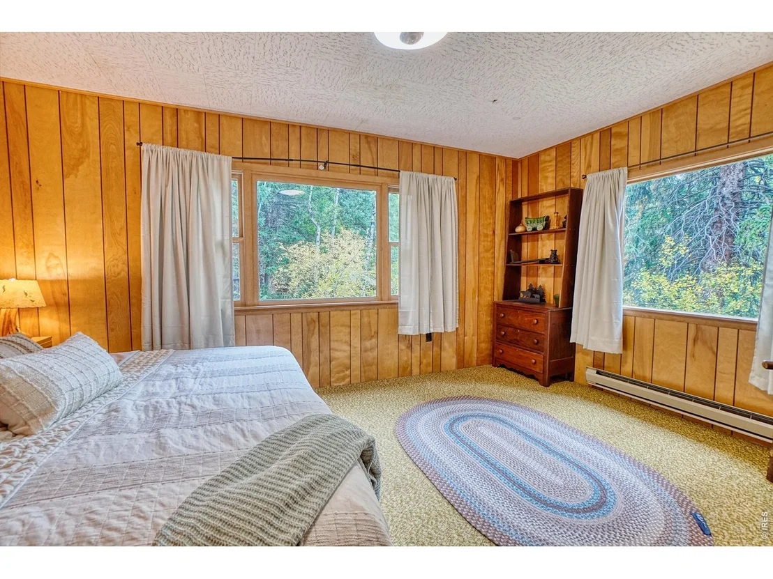 Photo of 3356 Riverside Dr