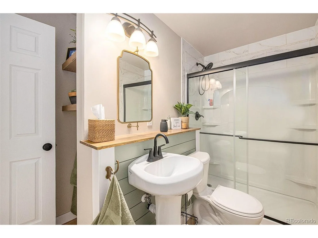 Photo of 320 Granite Way