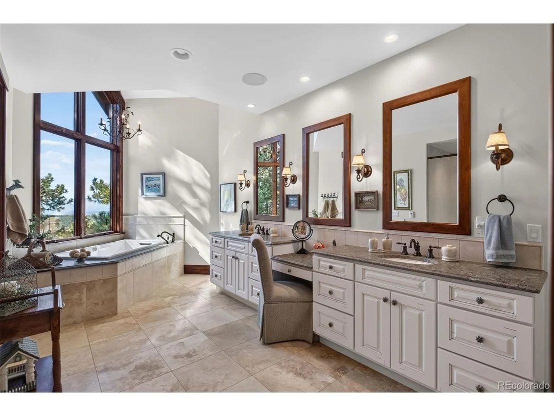 Photo of 1028 Blue Grass Trl