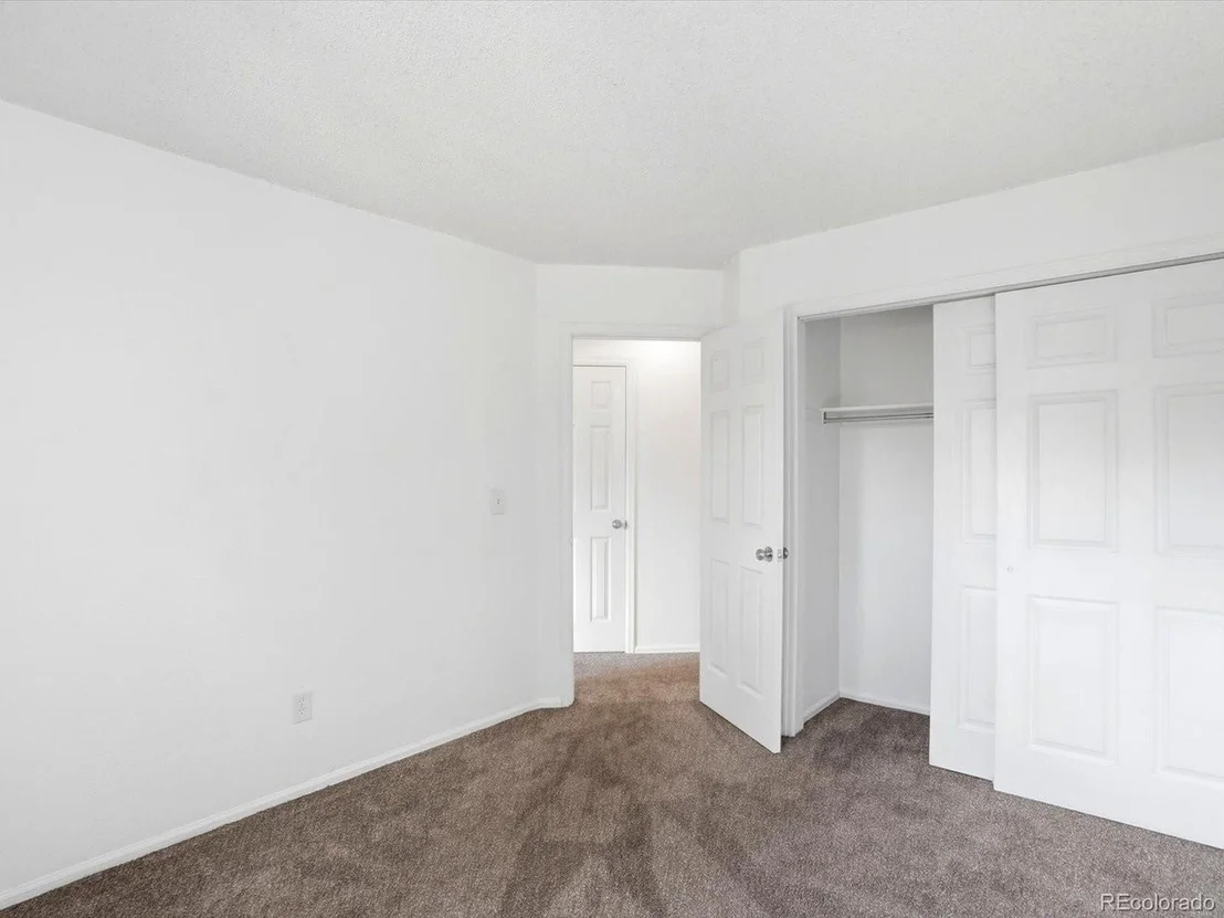Photo of 3863 W 63rd Pl
