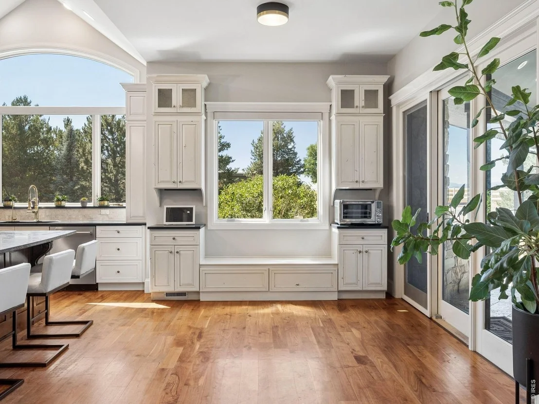 Photo of 15478 Mountain View Cir