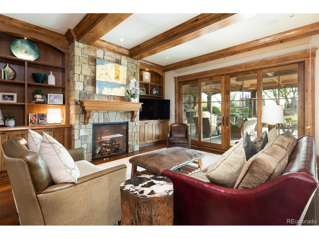 Photo of 8932 Mountain View Ln