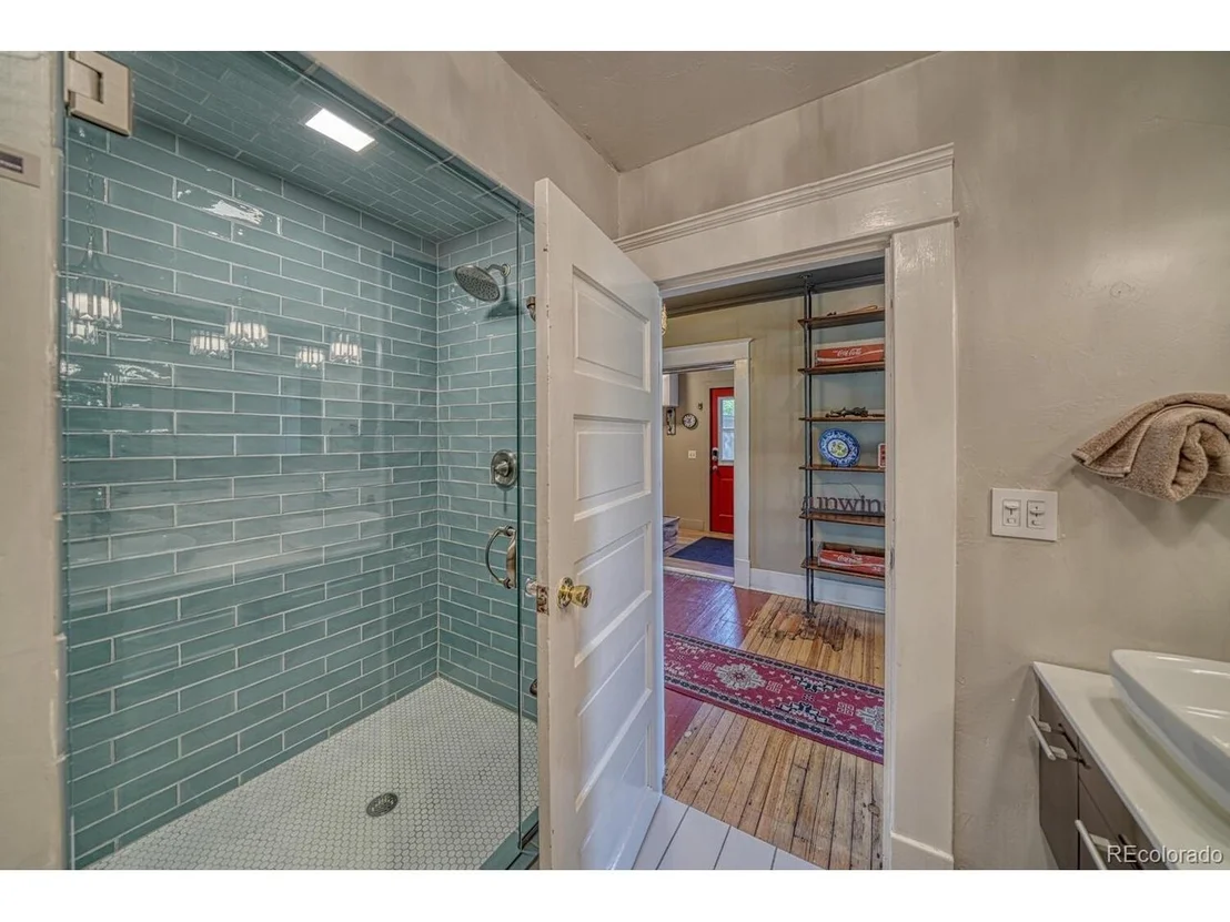 Photo of 403 Scott St