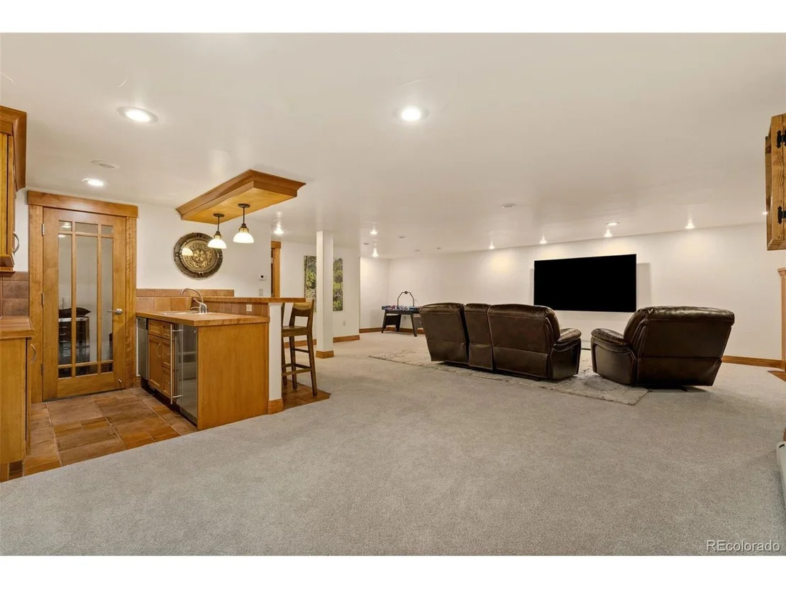 Photo of 3035 Deframe Rd
