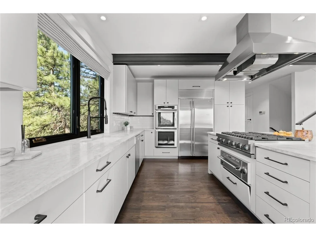 Photo of 14 Pine Brook Rd