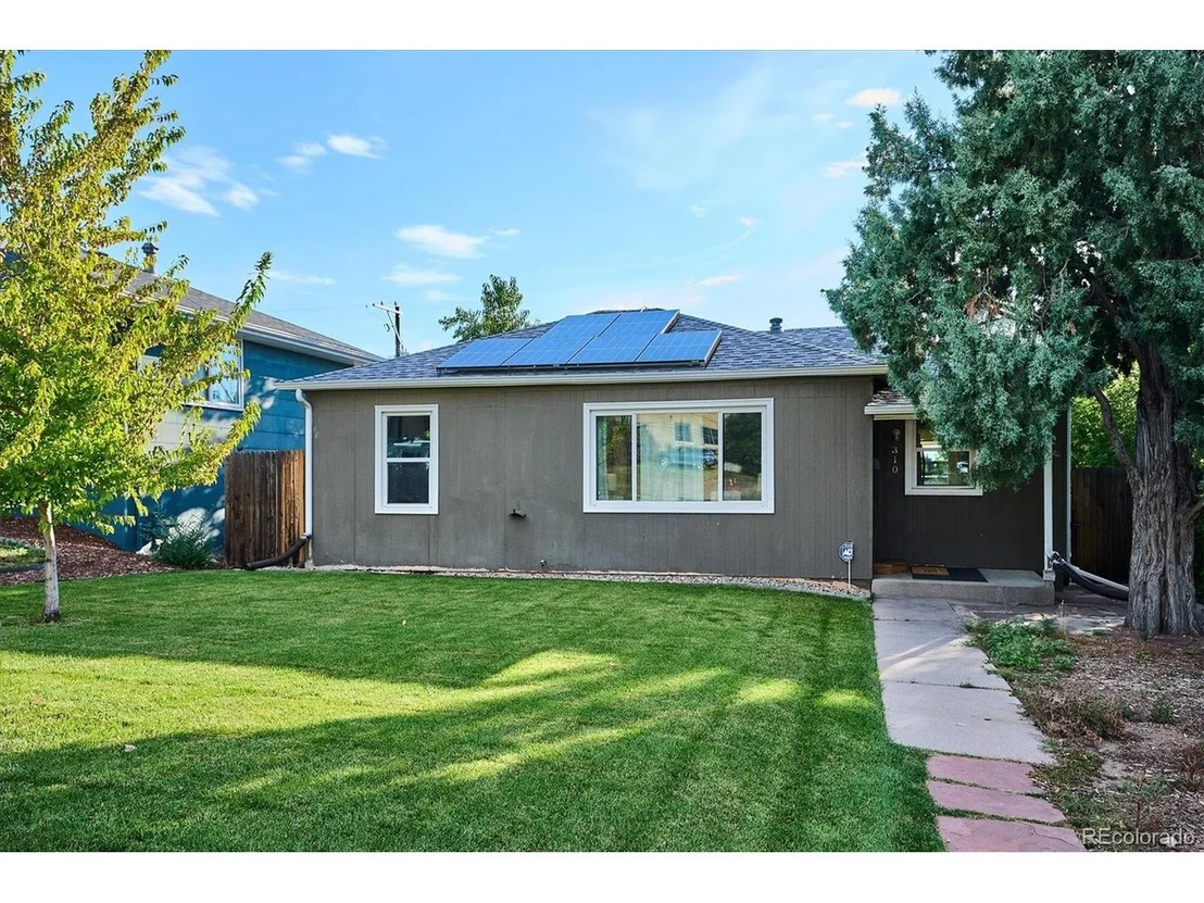 Photo of 310 King St