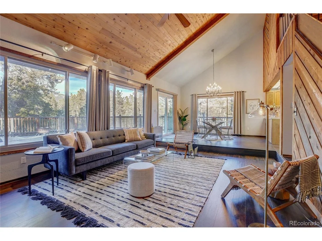 Photo of 155 Pinon Cir