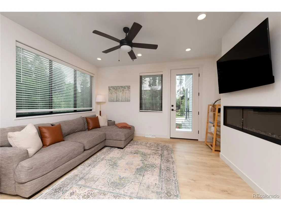 Photo of 853 Ferret Ln