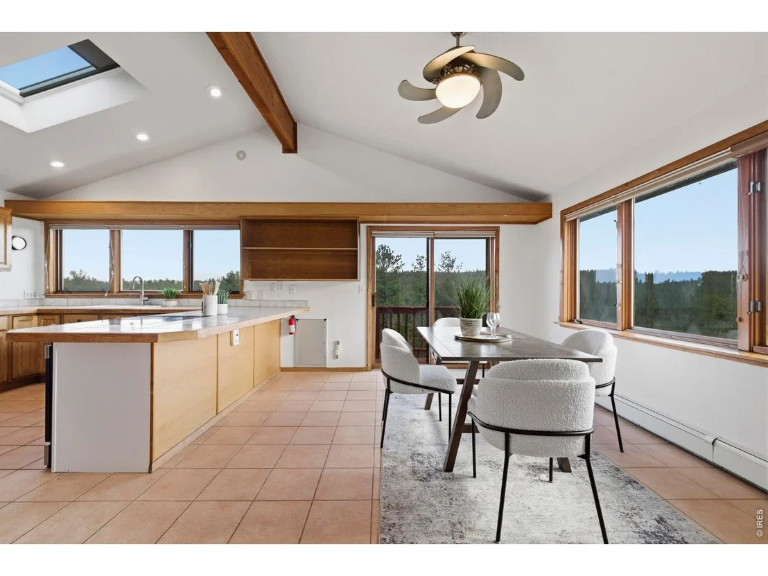 Photo of 8238 Sugarloaf Rd