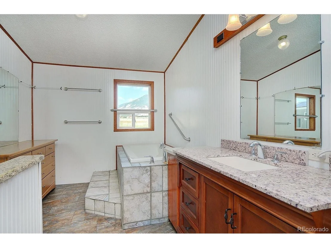 Photo of 14400 County Road 270