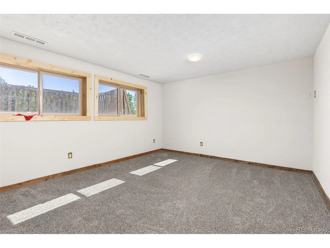 Photo of 283 Foxtail Dr