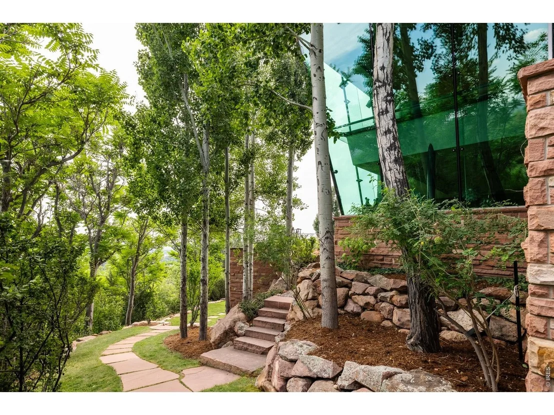 Photo of 333 Bellevue Dr