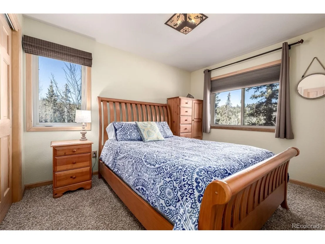 Photo of 60 Idaho Ct