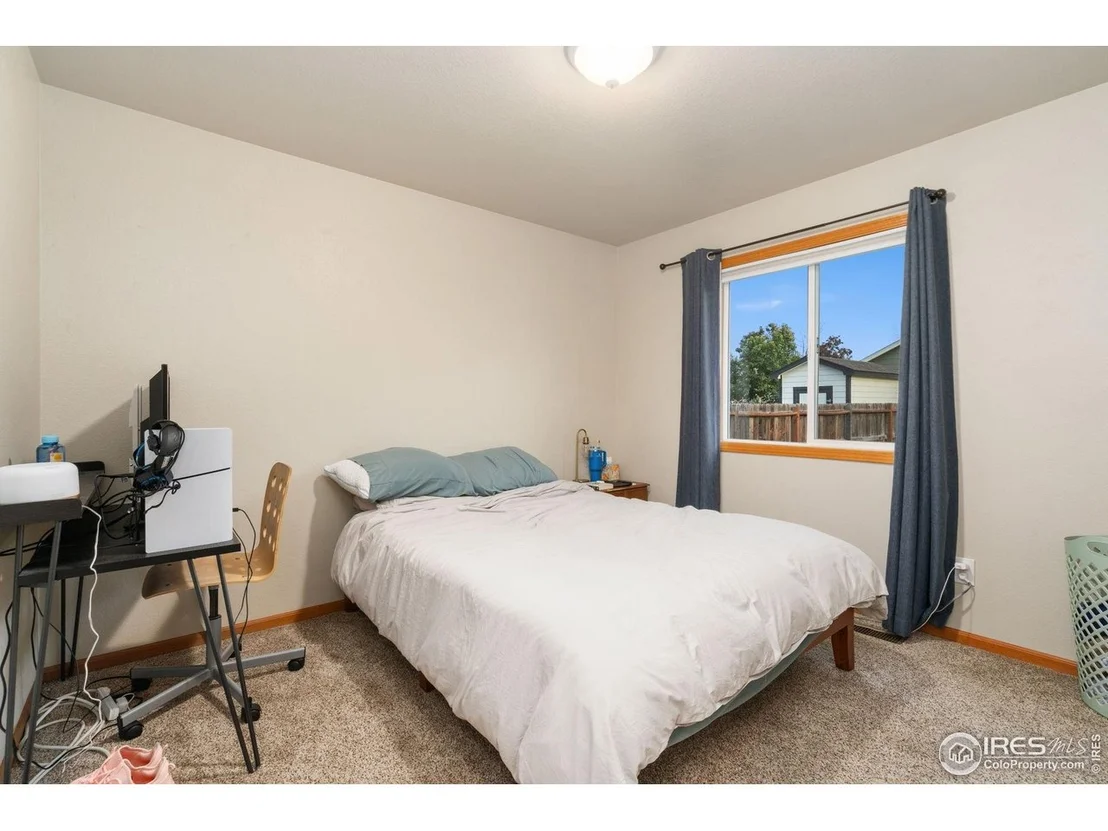 Photo of 305 Amber Dr