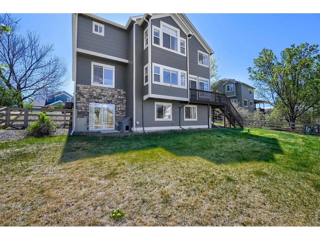 Photo of 3965 Hawthorne Cir