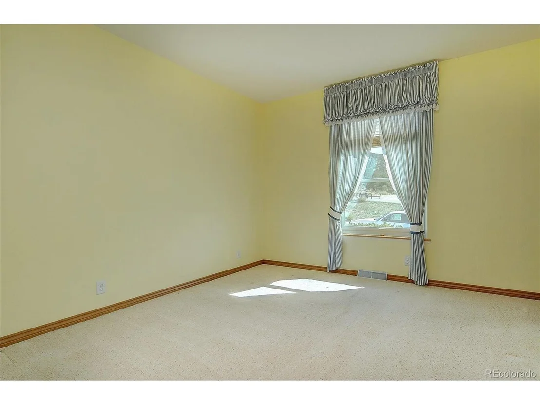 Photo of 10305 W Cherokee Dr