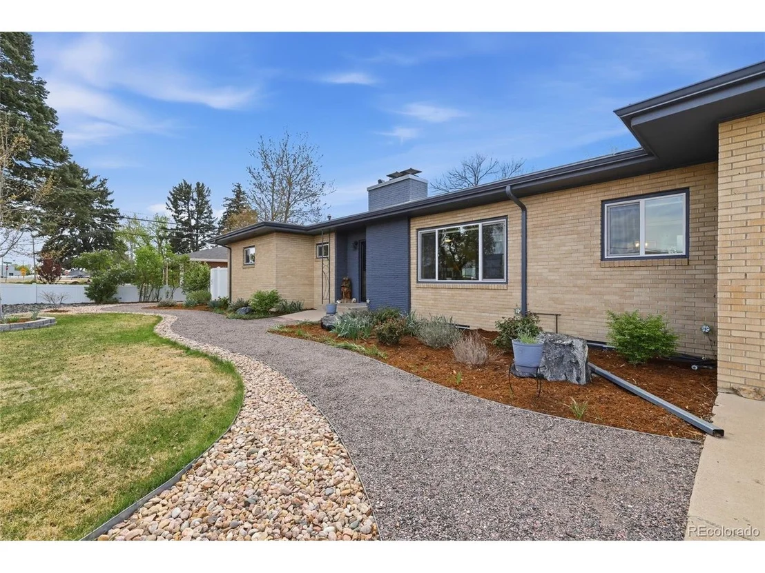 Photo of 2705 Sunset Ln